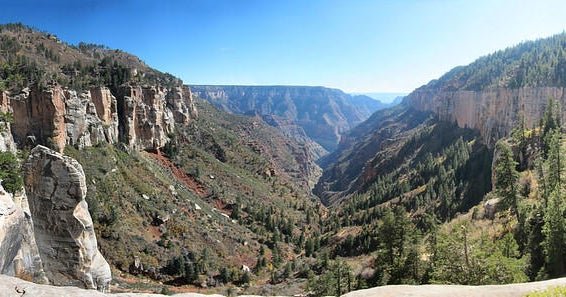 74-year-old hiker dies while attempting rim-to-rim hike at Grand Canyon