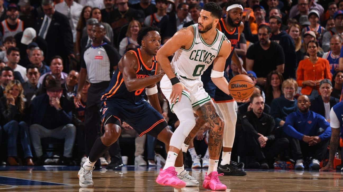 Celtics’ Tatum carried off in Game 4 with leg injury