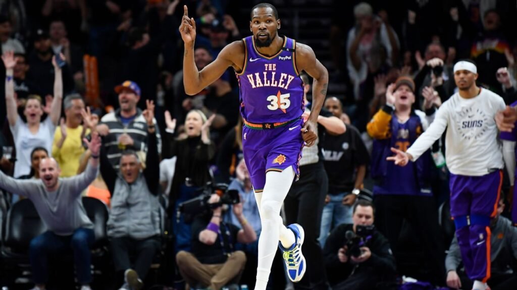 Durant wins Magic Johnson Award for 2nd time