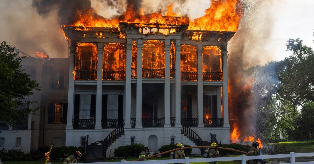 Fire destroys Nottoway Plantation House in Louisiana