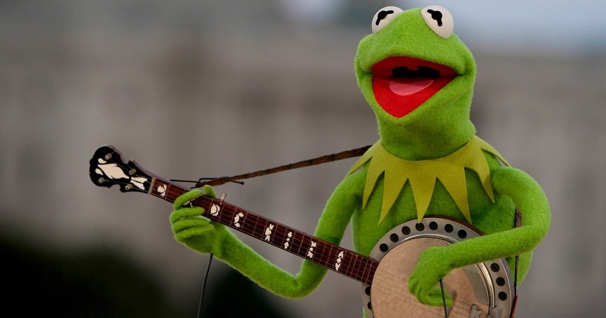 Kermit the Frog hopes graduates walk away