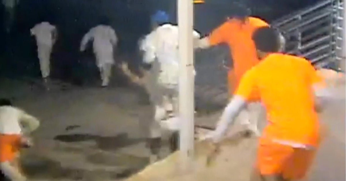 Manhunt continues for 7 inmates who broke out of a Louisiana jail; 3 others caught