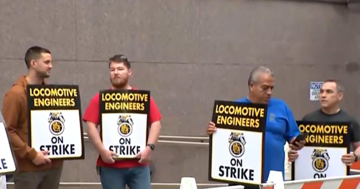 NJ Transit train drivers go on strike for first time in 40 years