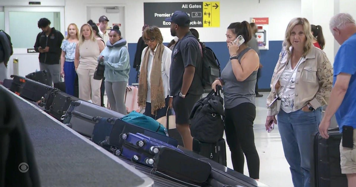 Newark airport still plagued by delays