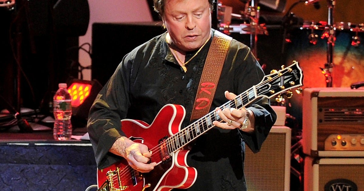 Rick Derringer, who shot to fame with “Hang On Sloopy” and sang Hulk Hogan’s theme song, dies at 77 Rick Derringer, who shot to fame with “Hang On Sloopy” and sang Hulk Hogan’s theme song, dies at 77