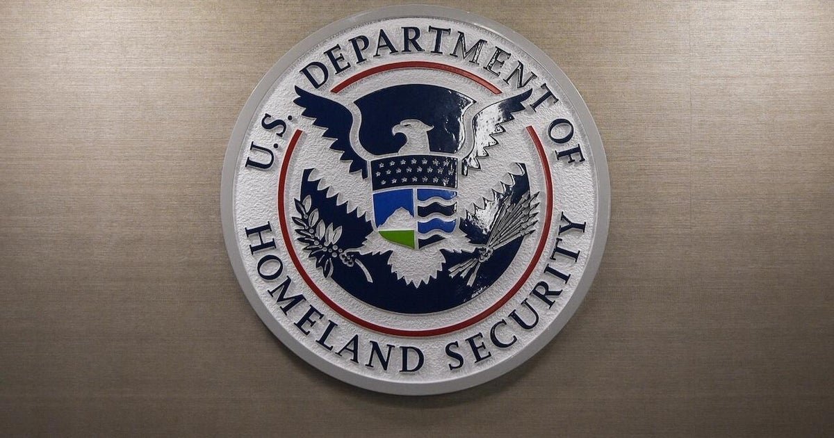 Undocumented immigrant faces .82 million fine for failing to leave U.S. after 2005 removal order, documents show Undocumented immigrant faces .82 million fine for failing to leave U.S. after 2005 removal order, documents show