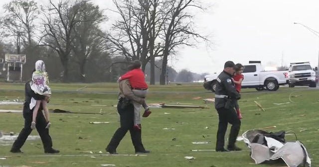 18 kids escape just before tornado destroys Louisiana school