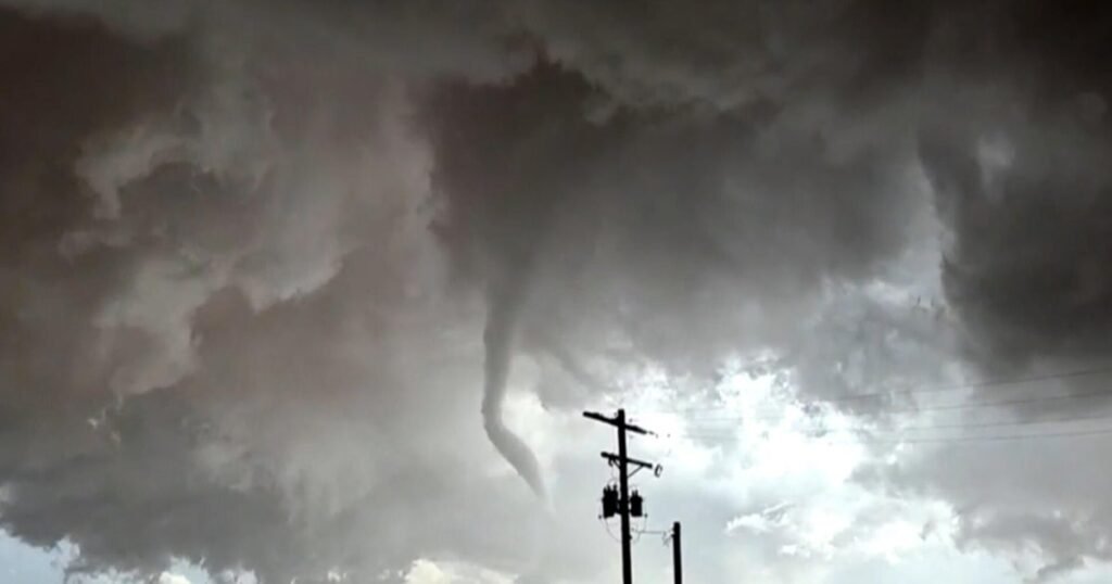 Eye Opener: Powerful storms lash Texas