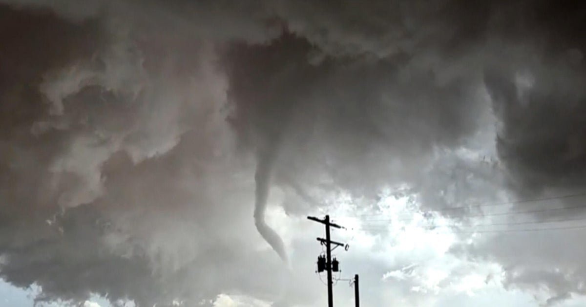 Eye Opener: Powerful storms lash Texas
