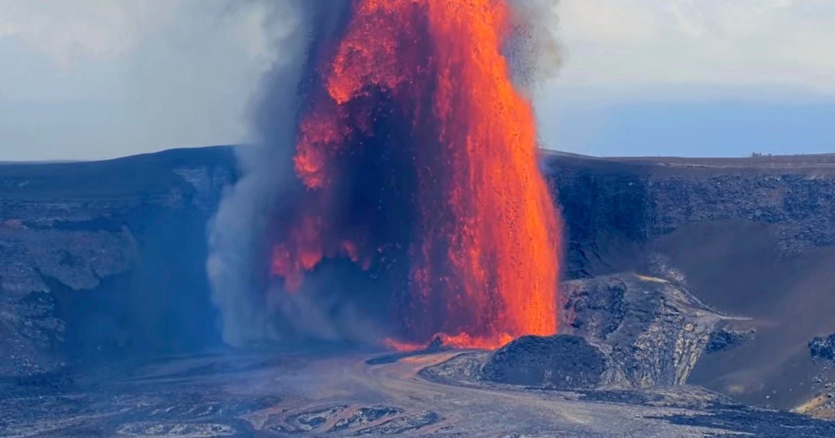 Kilauea Volcano on Hawaii erupts for 25th time since December, spewing lava 330 feet high: