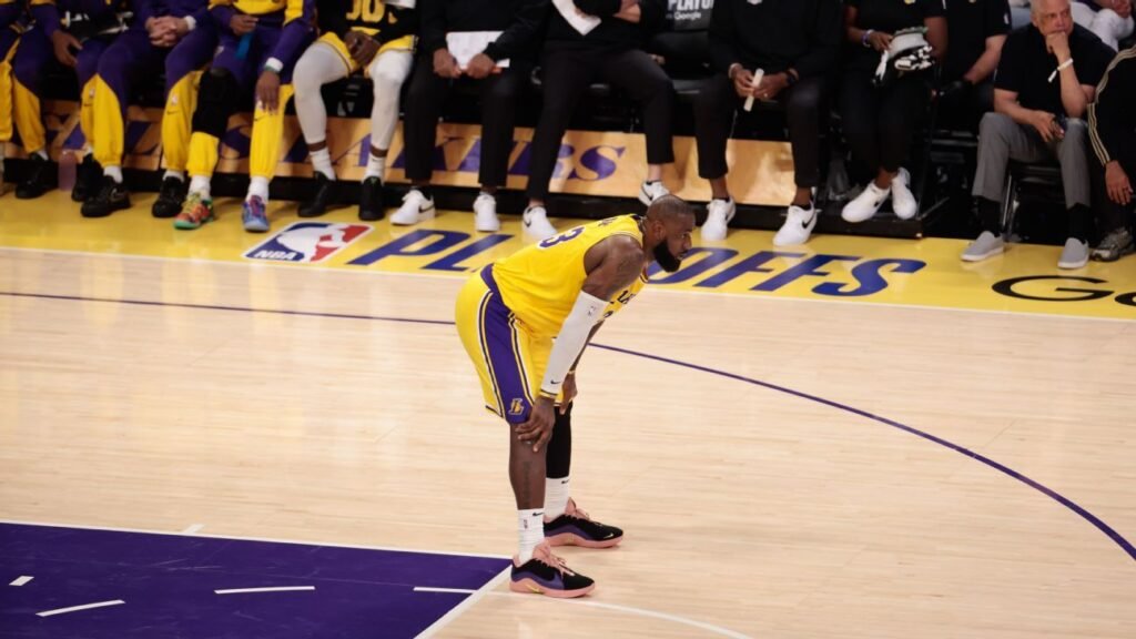 LeBron says focus is getting knee healthy by camp