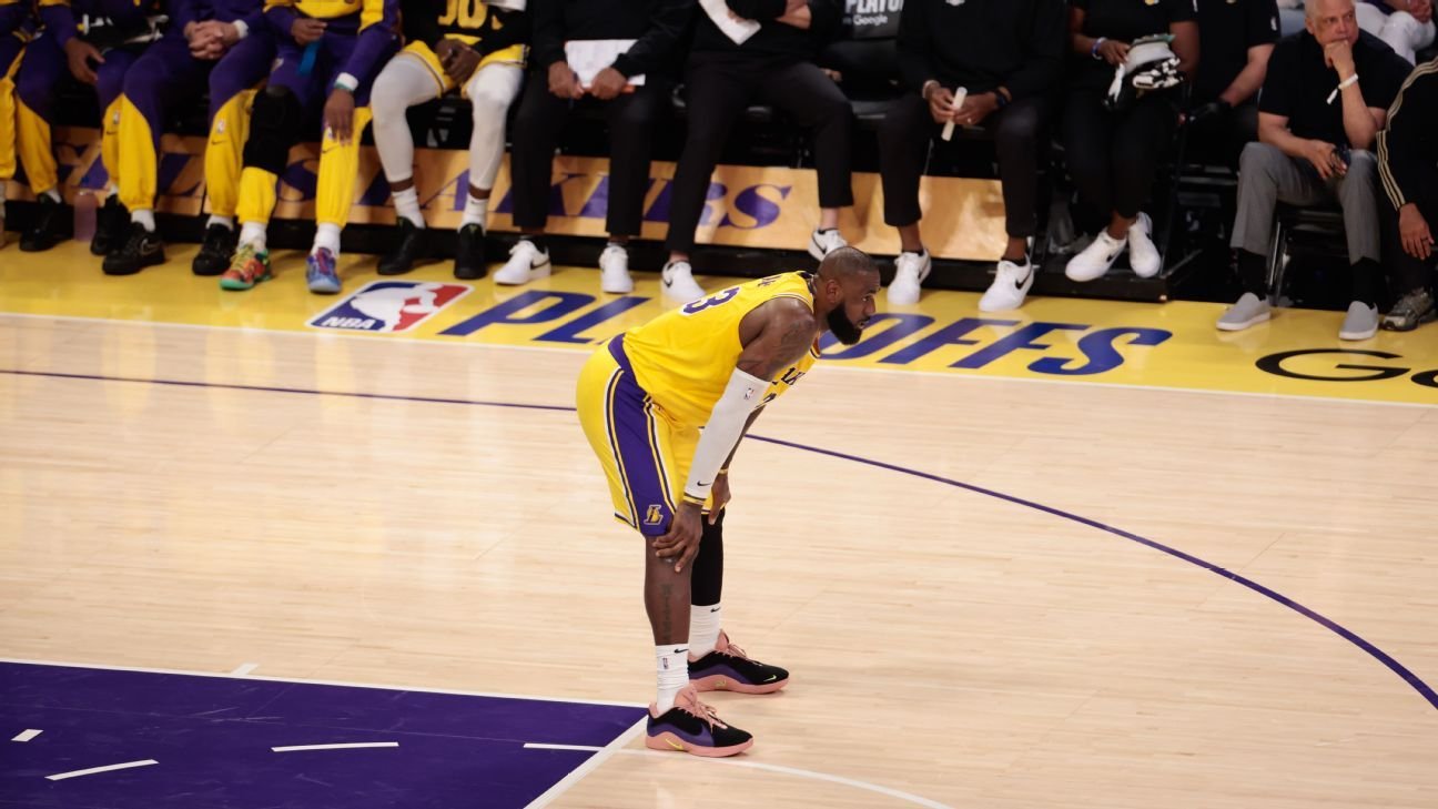 LeBron says focus is getting knee healthy by camp