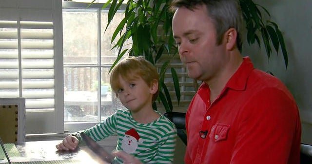 Man mistaken for Santa fields calls from kids every year