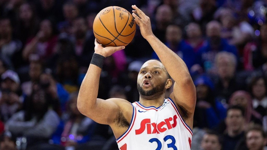 Sources: 76ers’ Gordon opts out, hits free agency