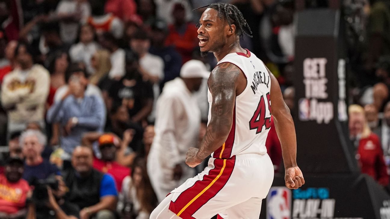 Sources: Mitchell aims to stay with Heat for M