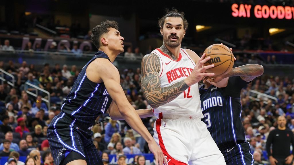 Sources: Rockets, Adams reach M extension