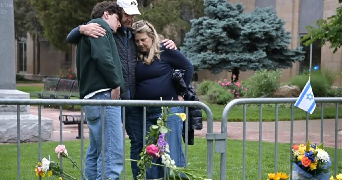 Vigil held for injured victims of Colorado firebombing attack