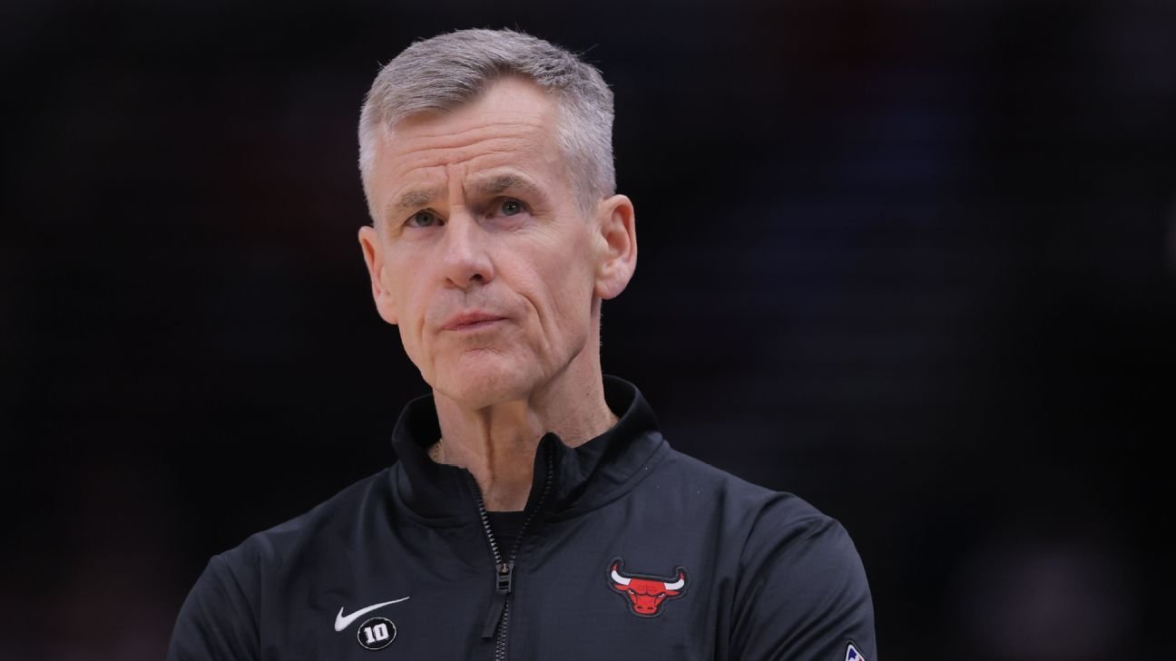 Sources: Donovan agrees to extension with Bulls