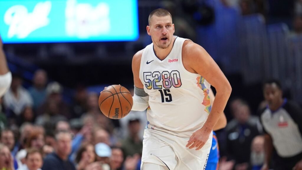Sources: Jokic to delay extension talks until ’26