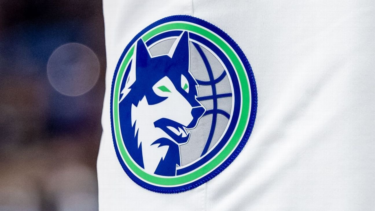 Panthers exec leaves to become Wolves/Lynx CEO